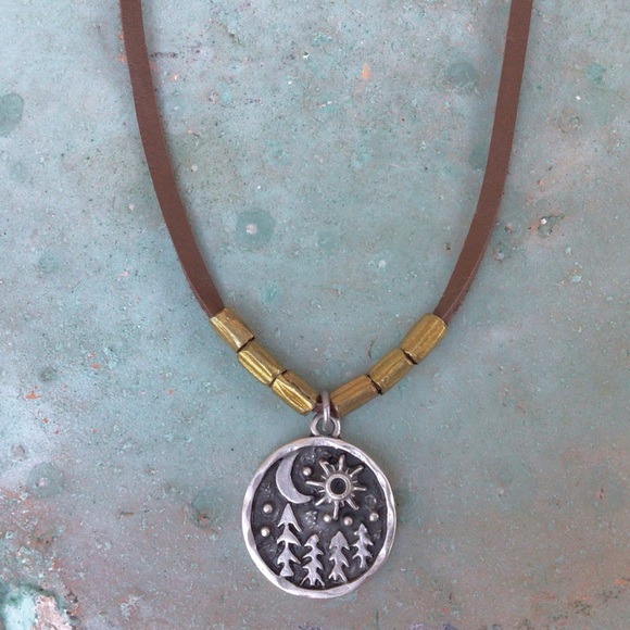 New Sundance charm necklace leather cord - Picture 2 of 12